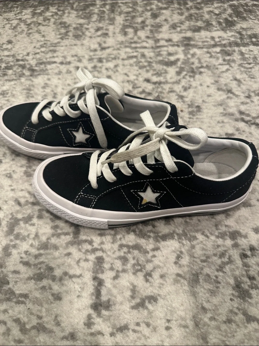 Converse Kids Black & White Star Low-Top Sneakers. Y2K. Slim retro everyday wear